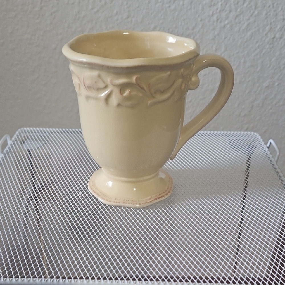 Charming Beige Ceramic Mugs Set - Picture 3 of 11